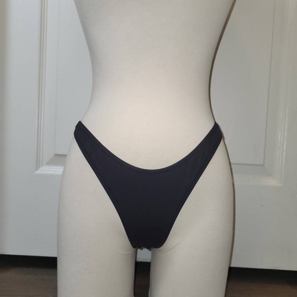 Skims Signature Swim Cheeky Tanga Bottom BB-TNG-8472W  Size Small Onyx